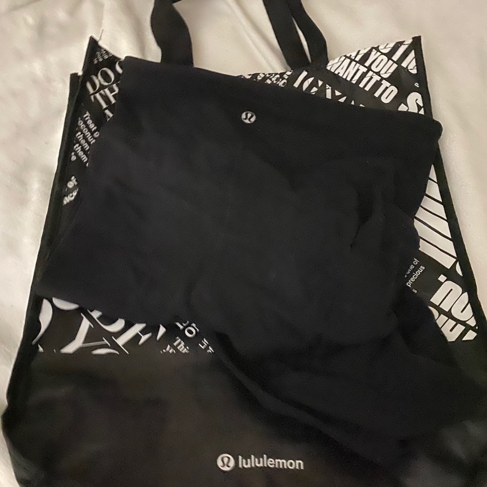 Lululemon Size 4 Tights/Leggings & Bag